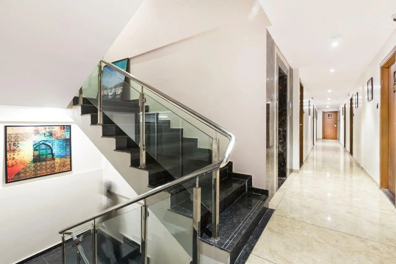 Aura One Hotel Kochi 4*,