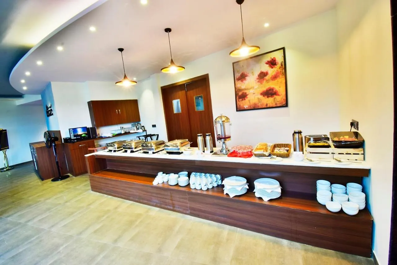 Kochi Aura One Hotel הודו